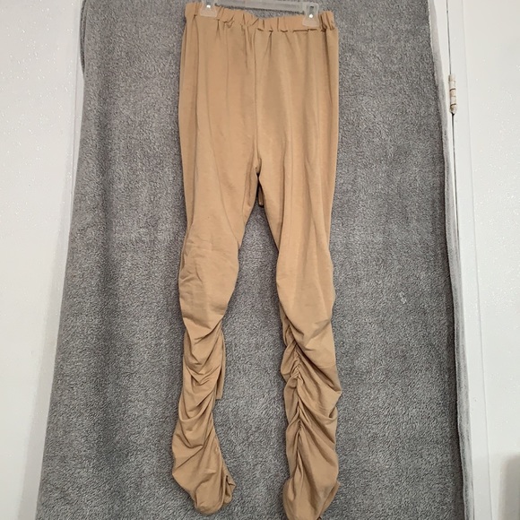 Hem zip up sweater with ruched matching pants - Picture 4 of 4